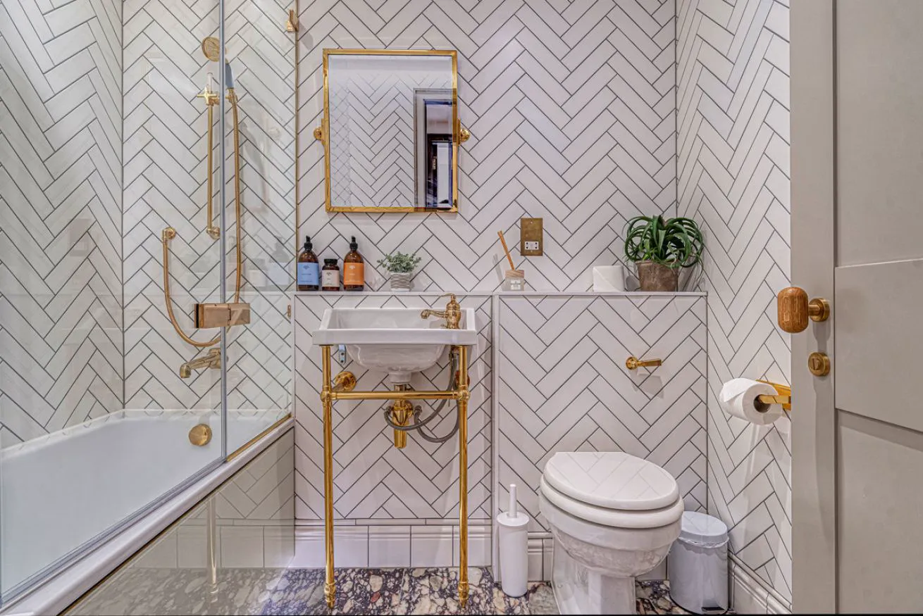 Classic One-Bedroom Apartment 7